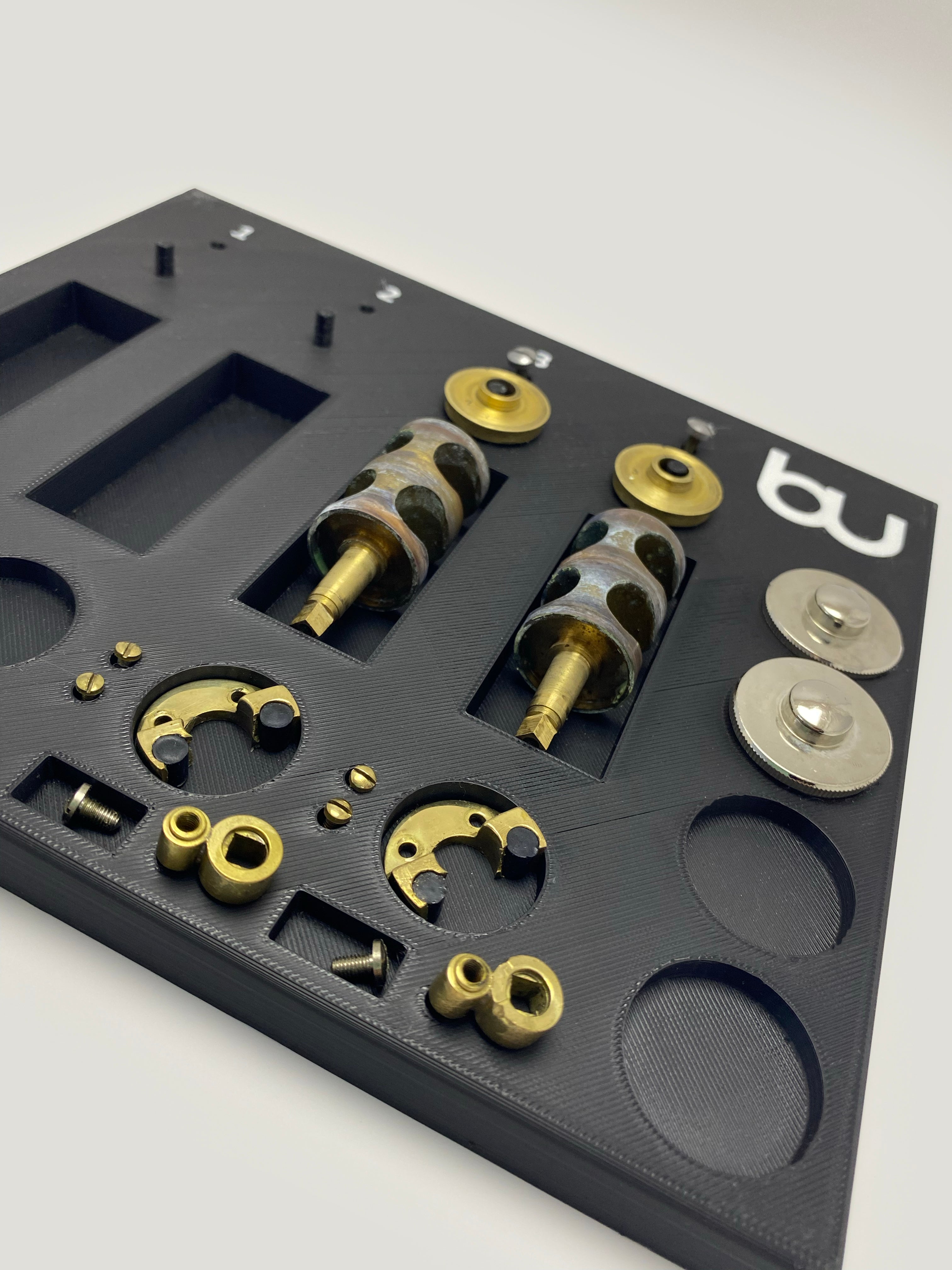 Horn Lab – Organizador de piezas para luthieres y talleres de reparación